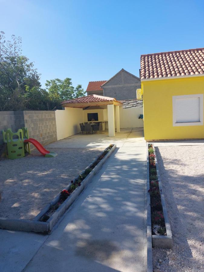 Ferienhaus Karlo Pridraga Exterior photo